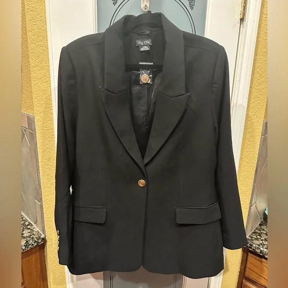 City Chic Black Blazer with Gold Button plus size L/20 - Picture 3 of 7